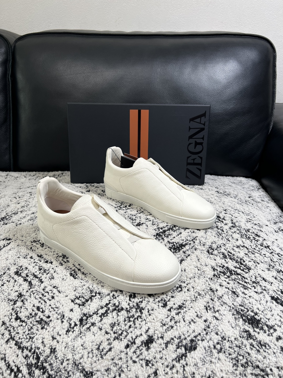 Zegna  高品质  顶级工艺品  杰尼亚  专柜新款原厂配置，意大利进口牛皮面料，进口牛里垫，透气舒适，鞋底：原厂特