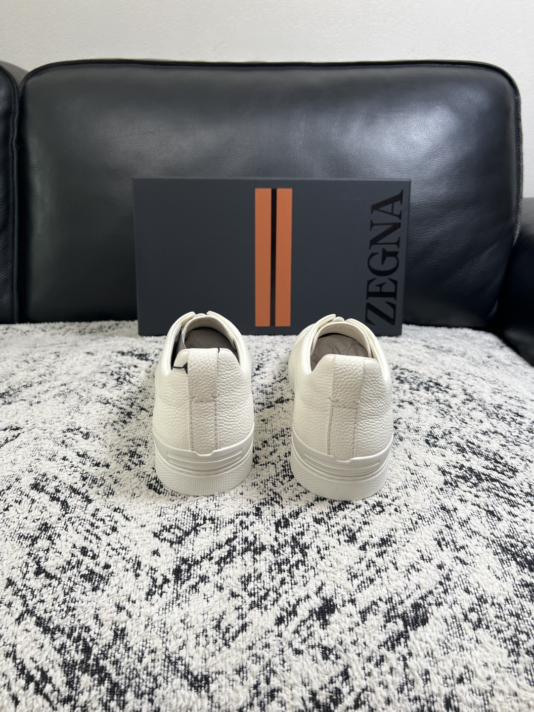 Zegna  高品质  顶级工艺品  杰尼亚  专柜新款原厂配置，意大利进口牛皮面料，进口牛里垫，透气舒适，鞋底：原厂特