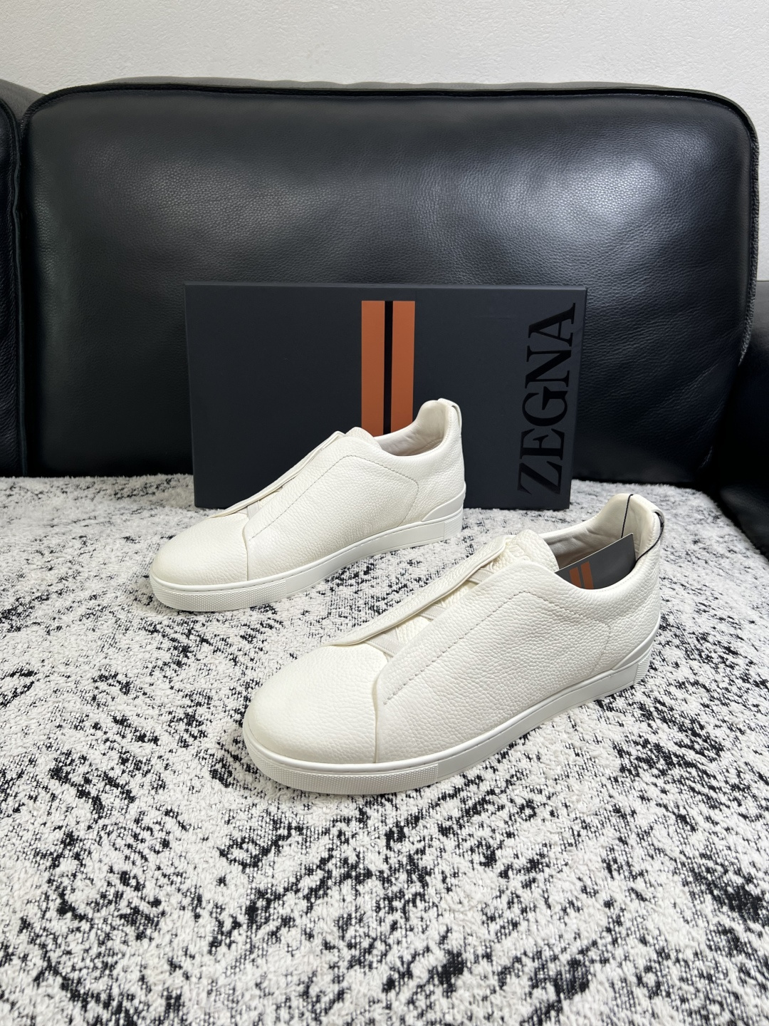 Zegna  高品质  顶级工艺品  杰尼亚  专柜新款原厂配置，意大利进口牛皮面料，进口牛里垫，透气舒适，鞋底：原厂特