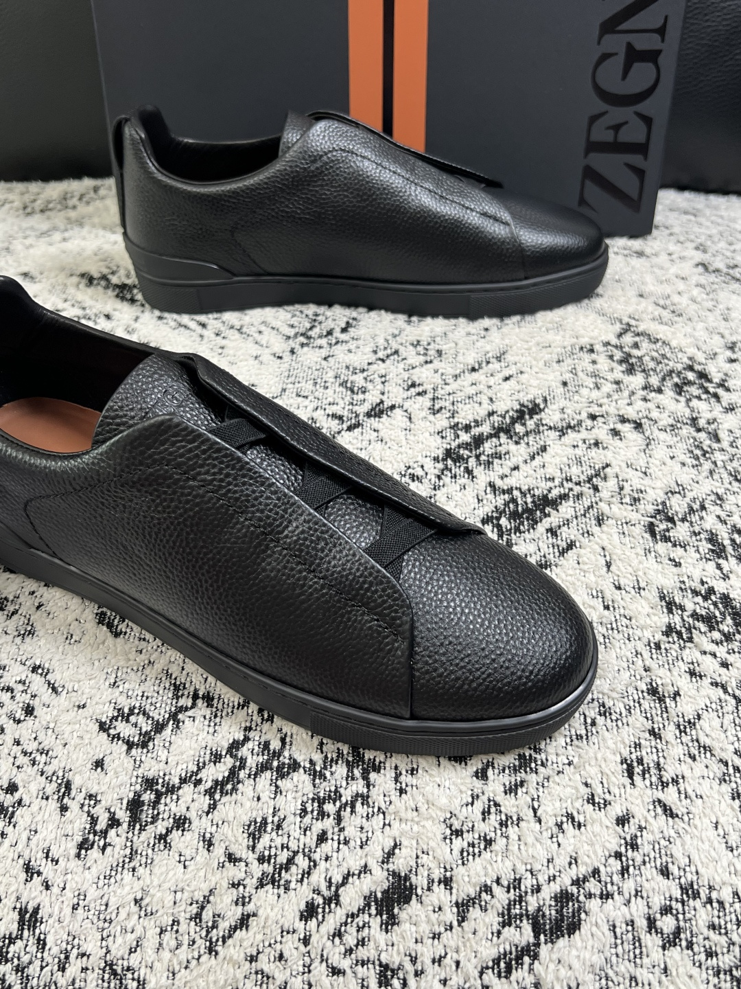 Zegna  高品质  顶级工艺品  杰尼亚  专柜新款原厂配置，意大利进口牛皮面料，进口牛里垫，透气舒适，鞋底：原厂特