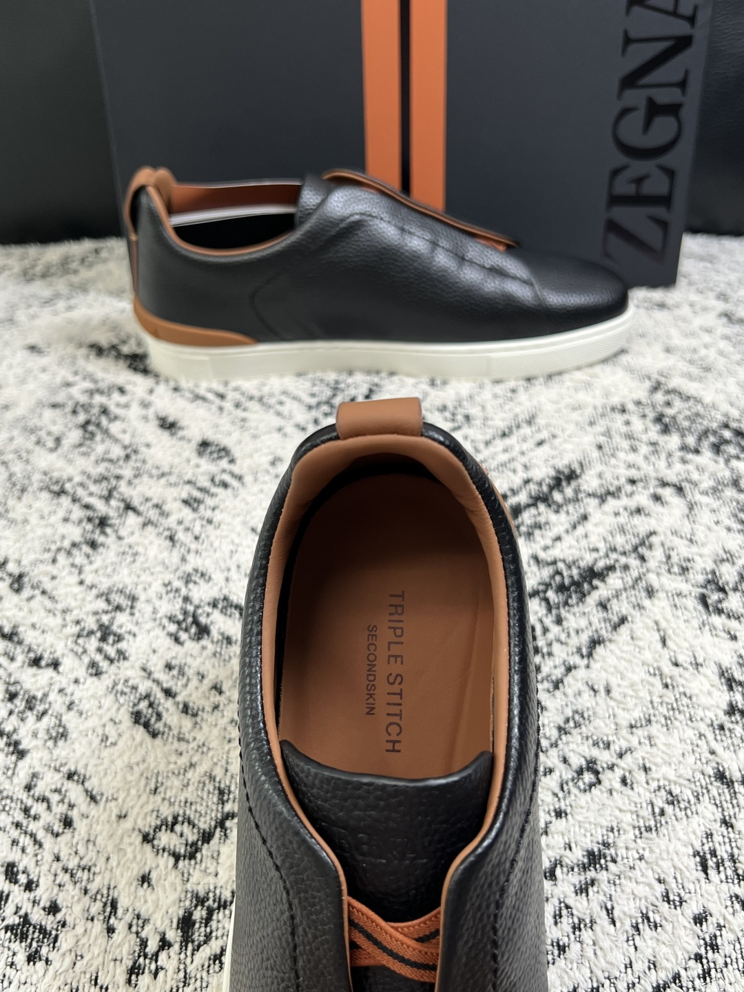 Zegna  高品质  顶级工艺品  杰尼亚  专柜新款原厂配置，意大利进口牛皮面料，进口牛里垫，透气舒适，鞋底：原厂特