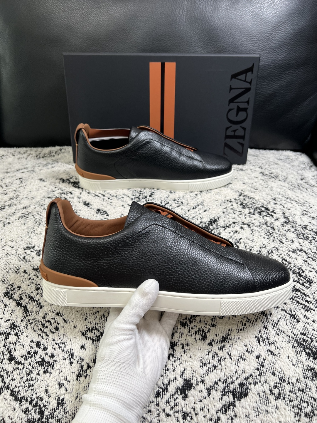 Zegna  高品质  顶级工艺品  杰尼亚  专柜新款原厂配置，意大利进口牛皮面料，进口牛里垫，透气舒适，鞋底：原厂特
