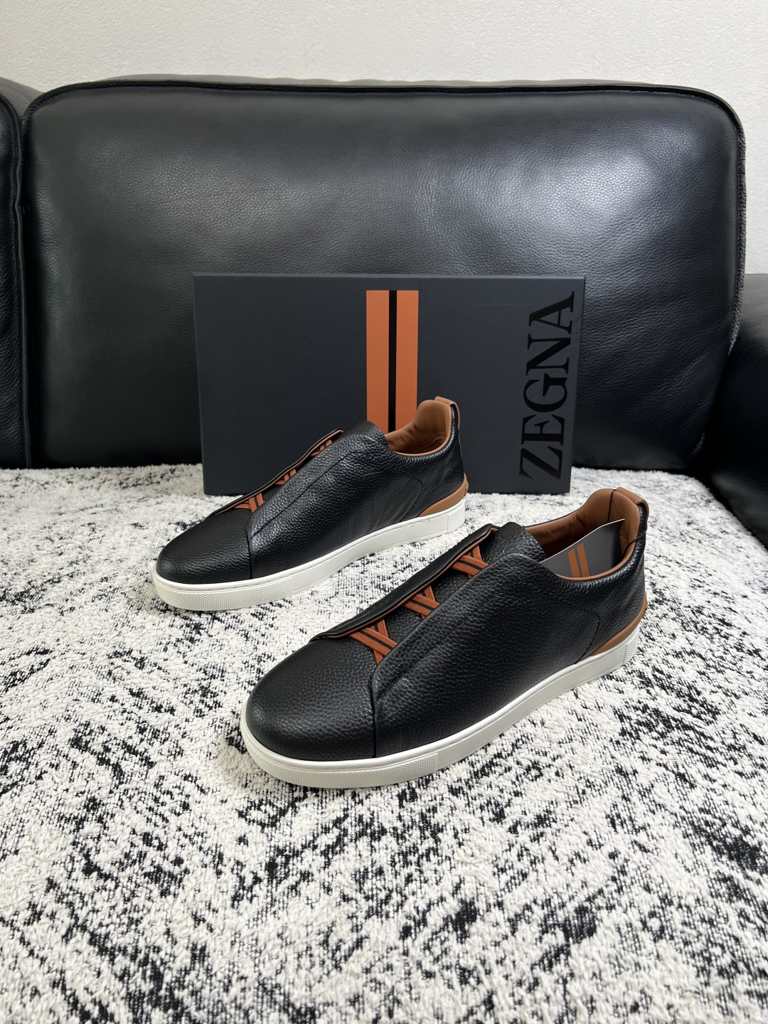 Zegna  高品质  顶级工艺品  杰尼亚  专柜新款原厂配置，意大利进口牛皮面料，进口牛里垫，透气舒适，鞋底：原厂特