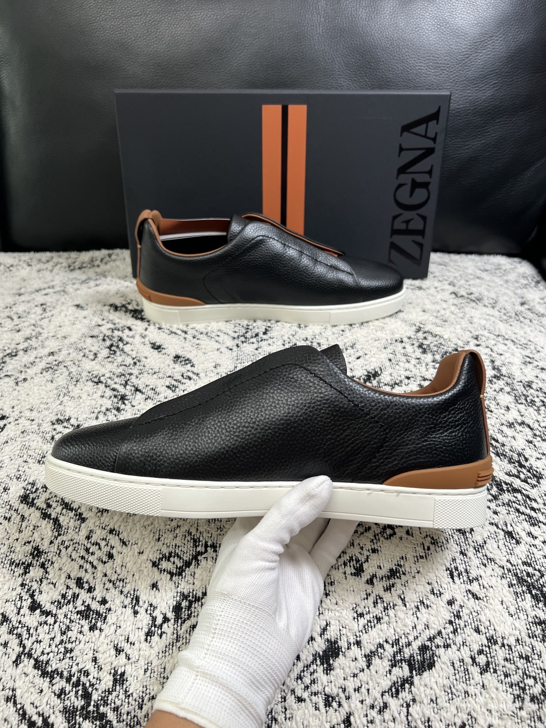 Zegna  高品质  顶级工艺品  杰尼亚  专柜新款原厂配置，意大利进口牛皮面料，进口牛里垫，透气舒适，鞋底：原厂特