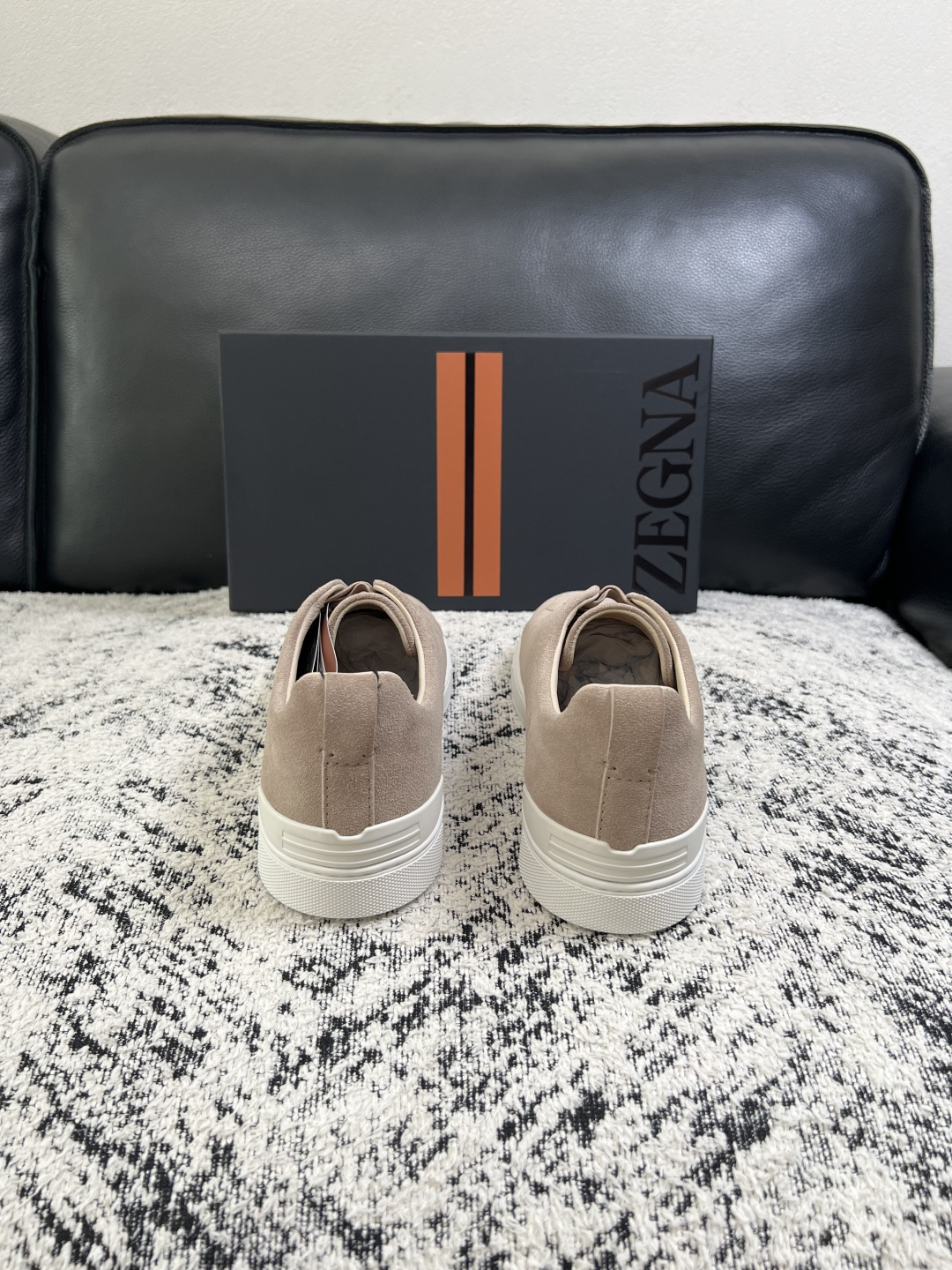 Zegna  高品质  顶级工艺品  杰尼亚  专柜新款原厂配置，意大利进口牛皮面料，进口牛里垫，透气舒适，鞋底：原厂特