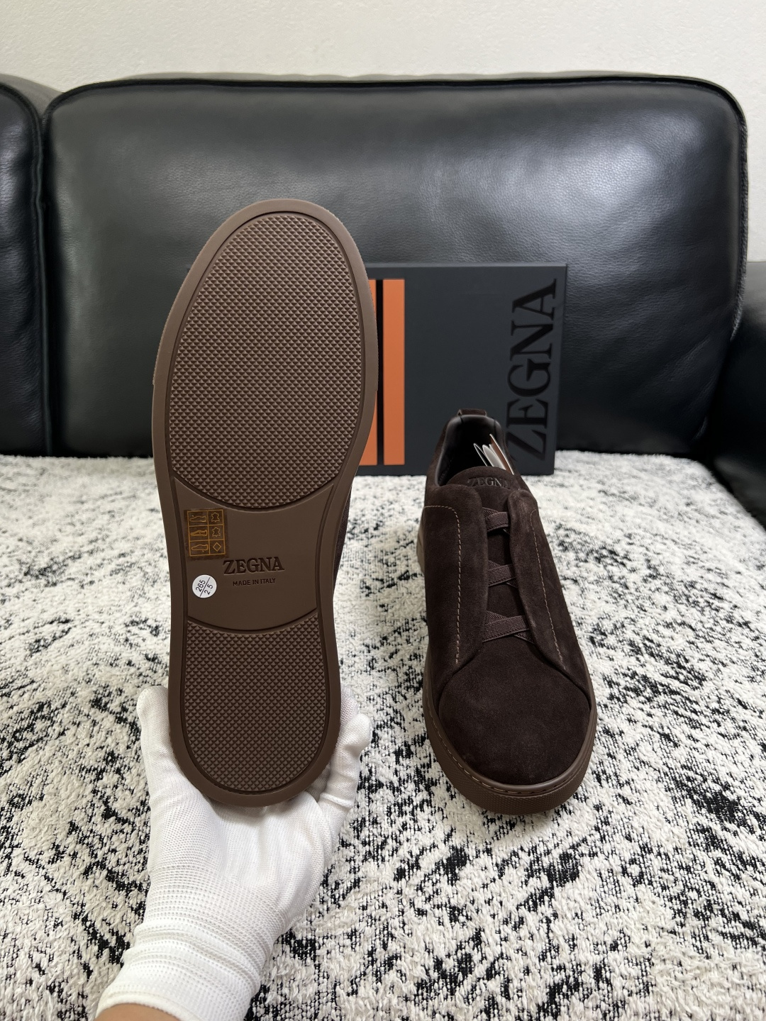 Zegna  高品质  顶级工艺品  杰尼亚  专柜新款原厂配置，意大利进口牛皮面料，进口牛里垫，透气舒适，鞋底：原厂特
