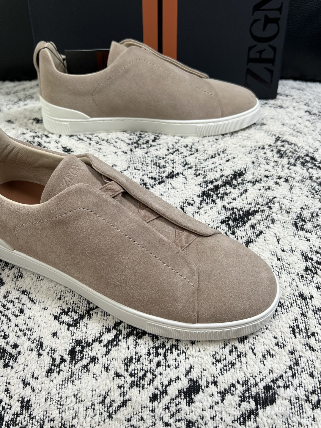 Zegna  高品质  顶级工艺品  杰尼亚  专柜新款原厂配置，意大利进口牛皮面料，进口牛里垫，透气舒适，鞋底：原厂特