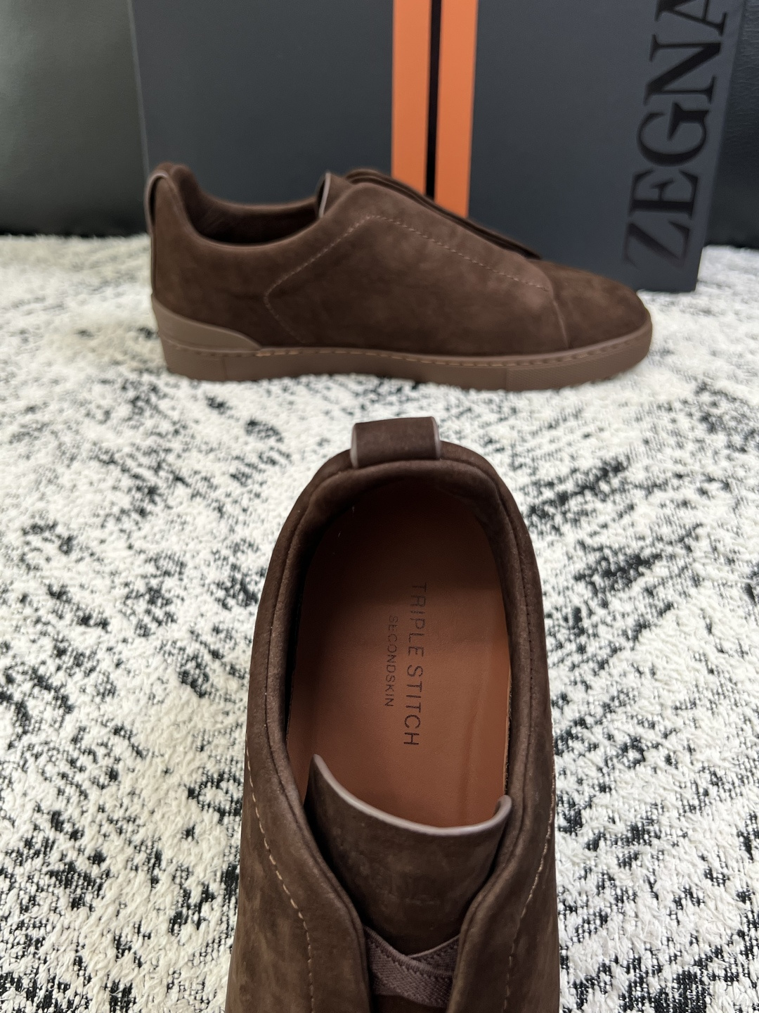 Zegna  高品质  顶级工艺品  杰尼亚  专柜新款原厂配置，意大利进口牛皮面料，进口牛里垫，透气舒适，鞋底：原厂特