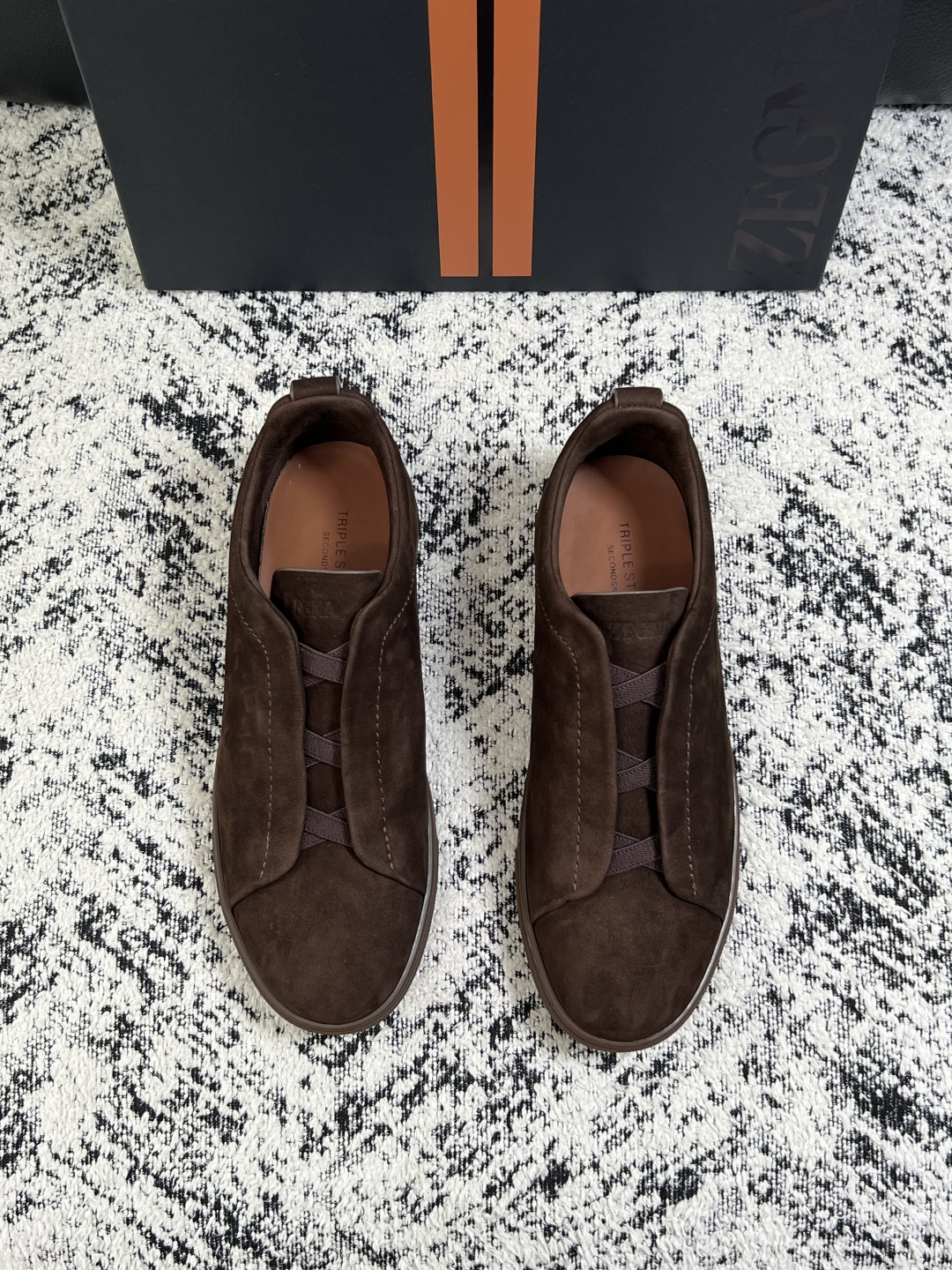 Zegna  高品质  顶级工艺品  杰尼亚  专柜新款原厂配置，意大利进口牛皮面料，进口牛里垫，透气舒适，鞋底：原厂特
