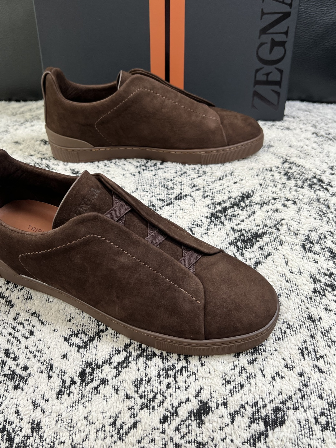 Zegna  高品质  顶级工艺品  杰尼亚  专柜新款原厂配置，意大利进口牛皮面料，进口牛里垫，透气舒适，鞋底：原厂特