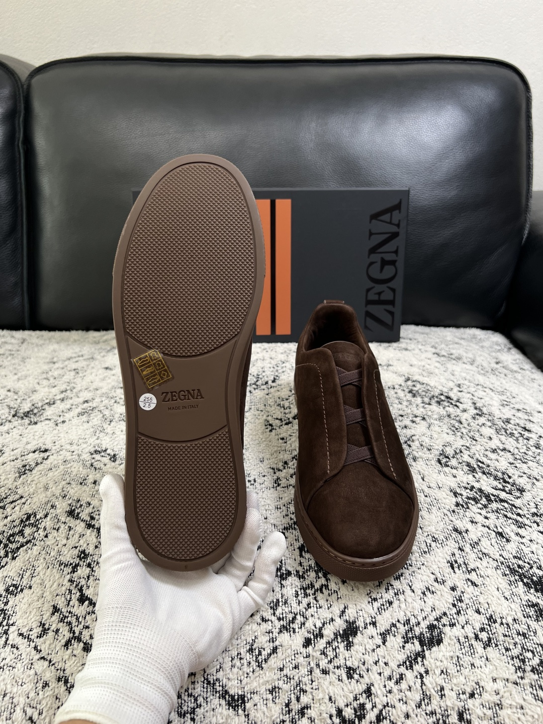 Zegna  高品质  顶级工艺品  杰尼亚  专柜新款原厂配置，意大利进口牛皮面料，进口牛里垫，透气舒适，鞋底：原厂特