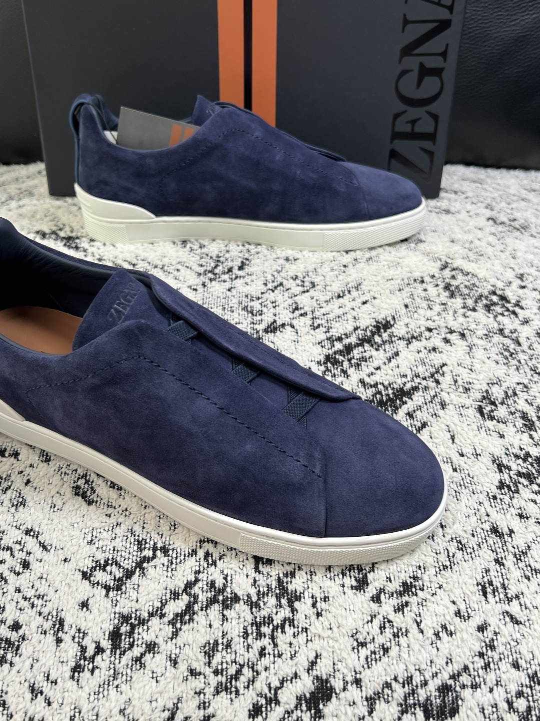Zegna  高品质  顶级工艺品  杰尼亚  专柜新款原厂配置，意大利进口牛皮面料，进口牛里垫，透气舒适，鞋底：原厂特