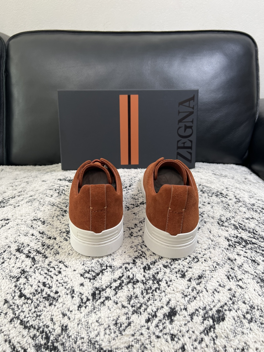 Zegna  高品质  顶级工艺品  杰尼亚  专柜新款原厂配置，意大利进口牛皮面料，进口牛里垫，透气舒适，鞋底：原厂特
