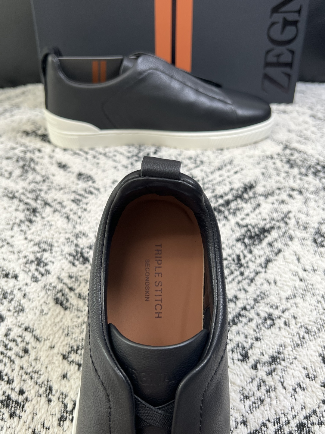 Zegna  高品质  顶级工艺品  杰尼亚  专柜新款原厂配置，意大利进口牛皮面料，进口牛里垫，透气舒适，鞋底：原厂特