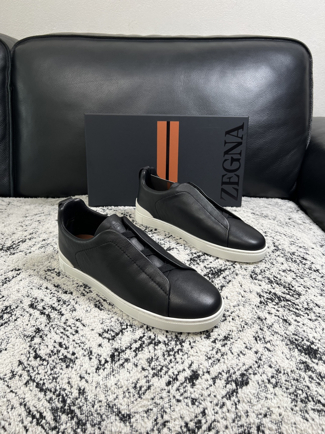 Zegna  高品质  顶级工艺品  杰尼亚  专柜新款原厂配置，意大利进口牛皮面料，进口牛里垫，透气舒适，鞋底：原厂特