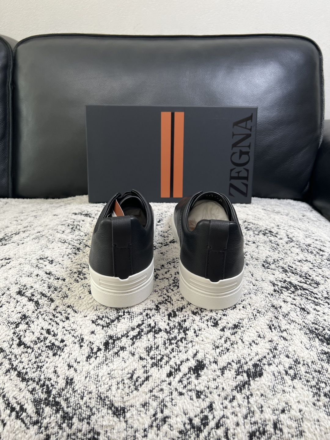 Zegna  高品质  顶级工艺品  杰尼亚  专柜新款原厂配置，意大利进口牛皮面料，进口牛里垫，透气舒适，鞋底：原厂特