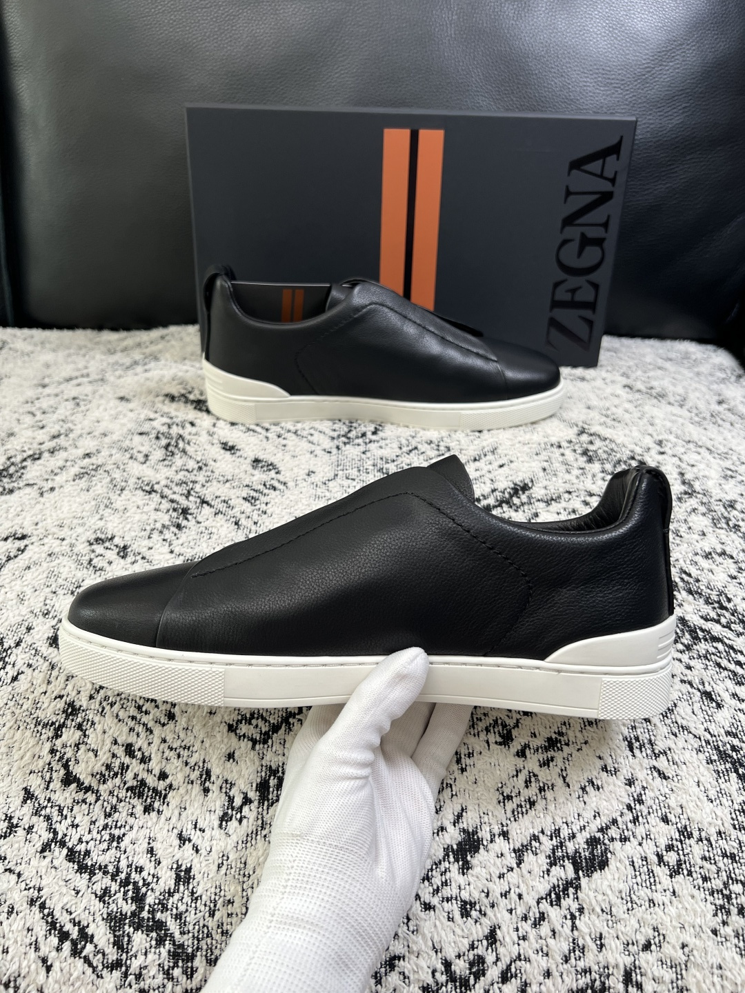 Zegna  高品质  顶级工艺品  杰尼亚  专柜新款原厂配置，意大利进口牛皮面料，进口牛里垫，透气舒适，鞋底：原厂特