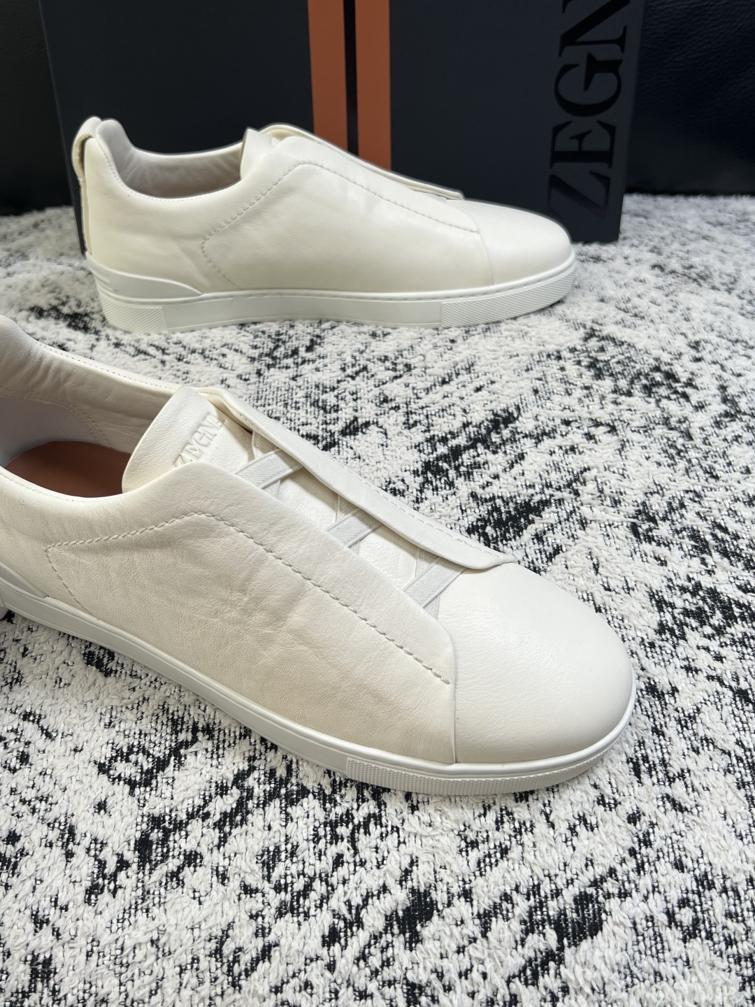 Zegna  高品质  顶级工艺品  杰尼亚  专柜新款原厂配置，意大利进口牛皮面料，进口牛里垫，透气舒适，鞋底：原厂特