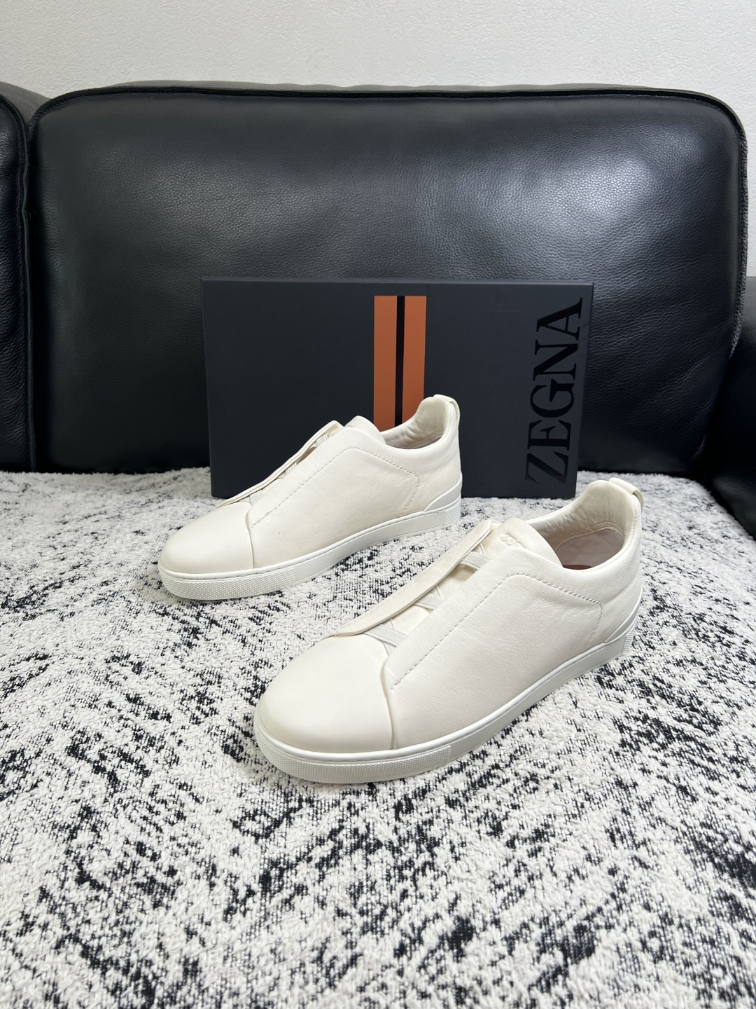 Zegna  高品质  顶级工艺品  杰尼亚  专柜新款原厂配置，意大利进口牛皮面料，进口牛里垫，透气舒适，鞋底：原厂特