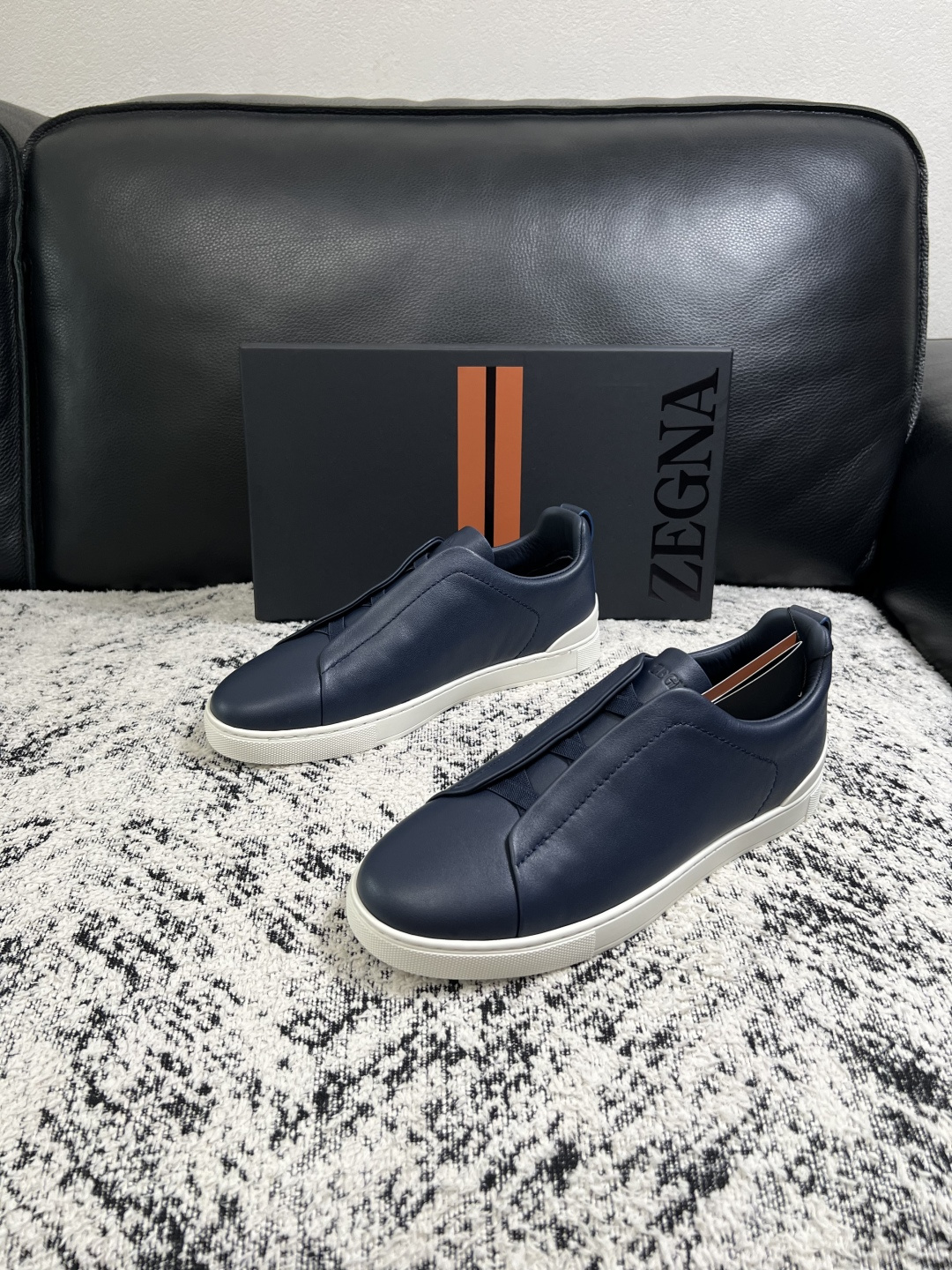 Zegna  高品质  顶级工艺品  杰尼亚  专柜新款原厂配置，意大利进口牛皮面料，进口牛里垫，透气舒适，鞋底：原厂特