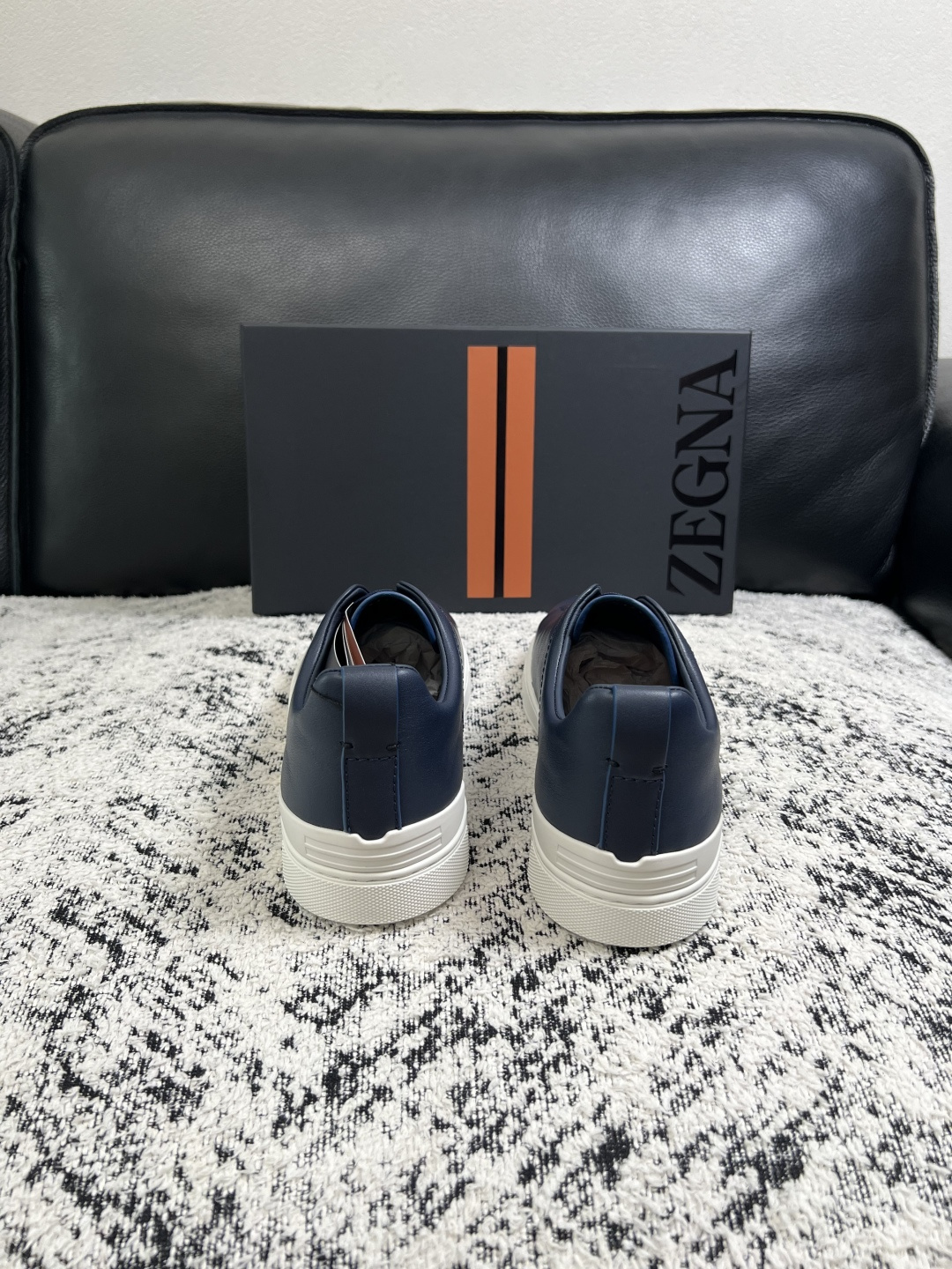 Zegna  高品质  顶级工艺品  杰尼亚  专柜新款原厂配置，意大利进口牛皮面料，进口牛里垫，透气舒适，鞋底：原厂特