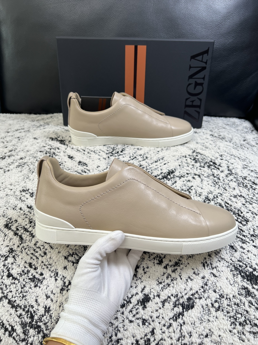 Zegna  高品质  顶级工艺品  杰尼亚  专柜新款原厂配置，意大利进口牛皮面料，进口牛里垫，透气舒适，鞋底：原厂特