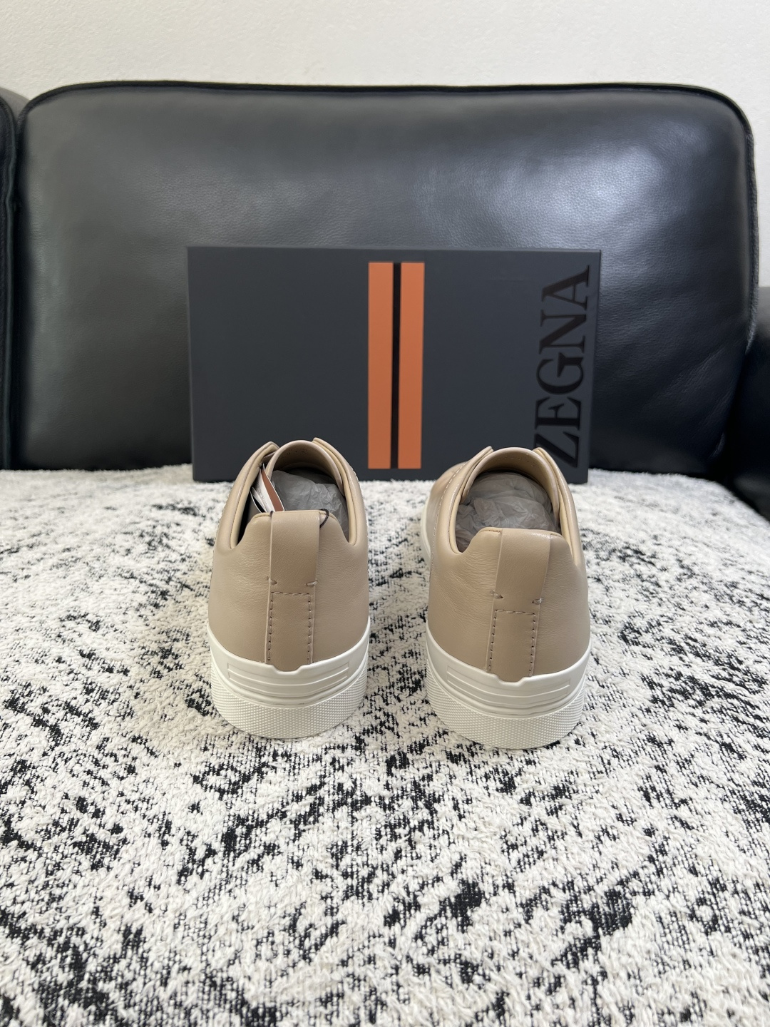 Zegna  高品质  顶级工艺品  杰尼亚  专柜新款原厂配置，意大利进口牛皮面料，进口牛里垫，透气舒适，鞋底：原厂特