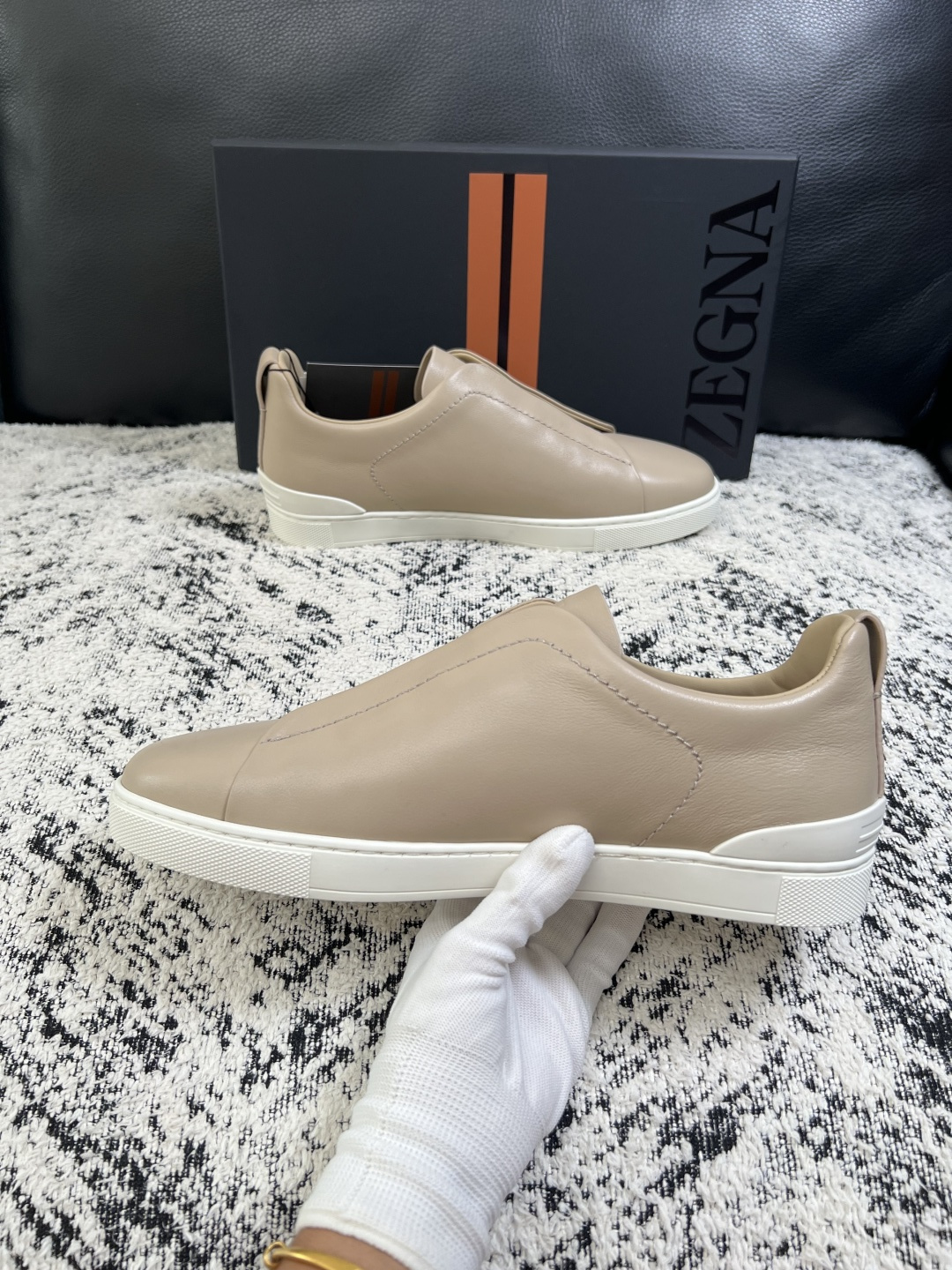 Zegna  高品质  顶级工艺品  杰尼亚  专柜新款原厂配置，意大利进口牛皮面料，进口牛里垫，透气舒适，鞋底：原厂特
