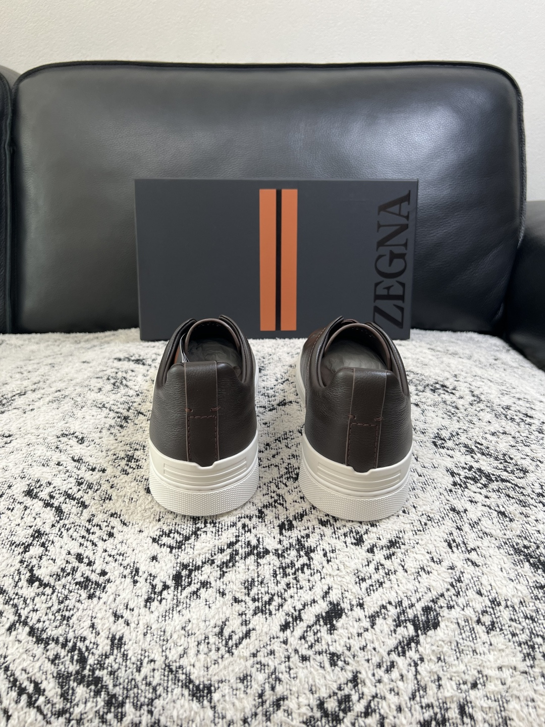 Zegna  高品质  顶级工艺品  杰尼亚  专柜新款原厂配置，意大利进口牛皮面料，进口牛里垫，透气舒适，鞋底：原厂特