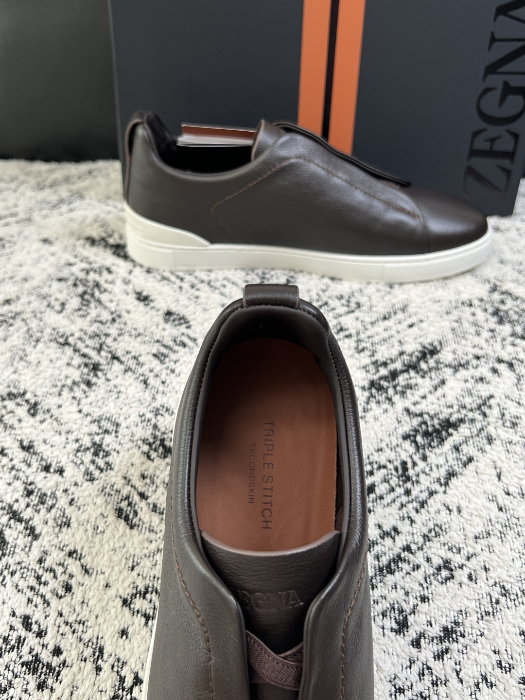 Zegna  高品质  顶级工艺品  杰尼亚  专柜新款原厂配置，意大利进口牛皮面料，进口牛里垫，透气舒适，鞋底：原厂特