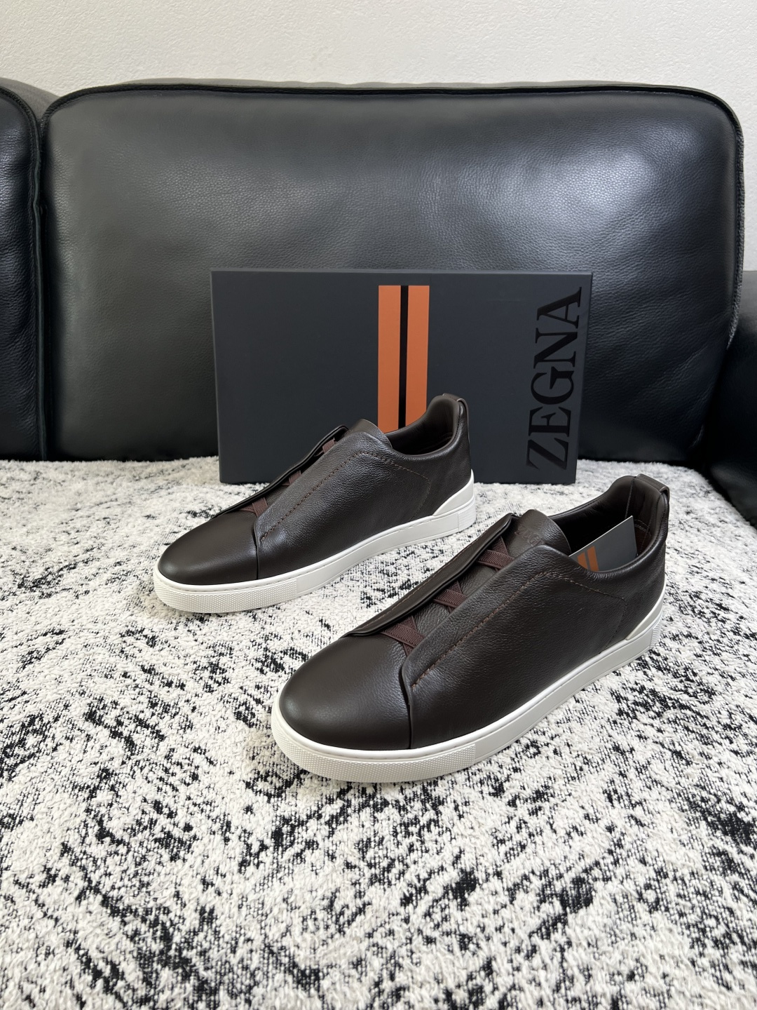 Zegna  高品质  顶级工艺品  杰尼亚  专柜新款原厂配置，意大利进口牛皮面料，进口牛里垫，透气舒适，鞋底：原厂特