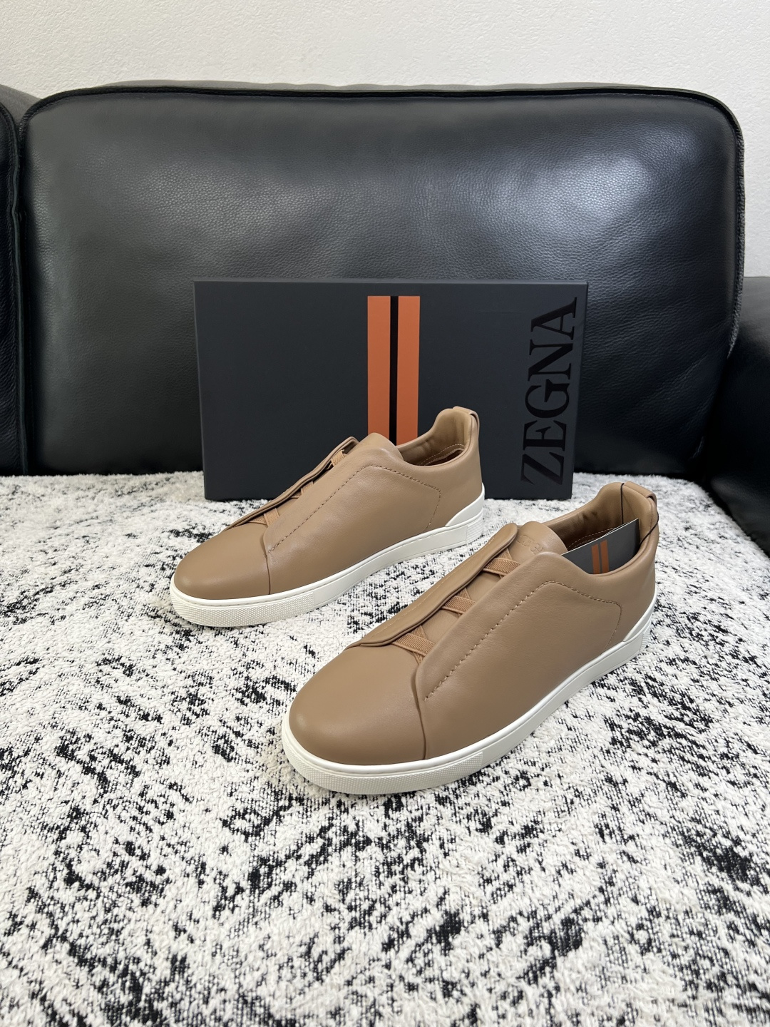 Zegna  高品质  顶级工艺品  杰尼亚  专柜新款原厂配置，意大利进口牛皮面料，进口牛里垫，透气舒适，鞋底：原厂特