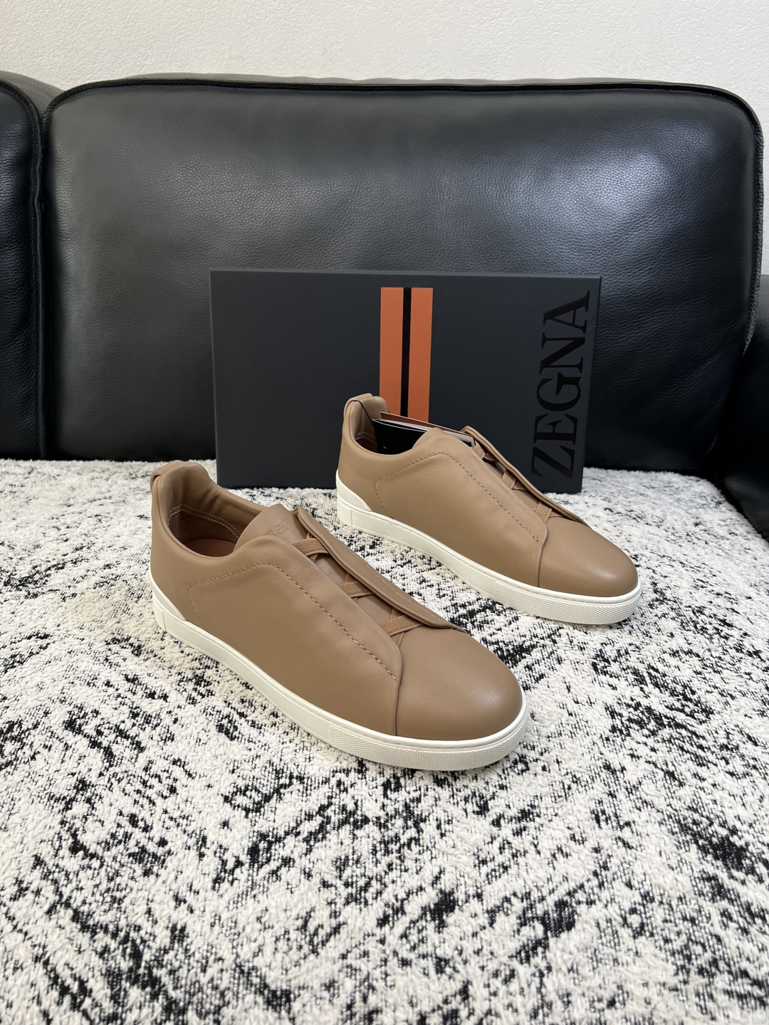Zegna  高品质  顶级工艺品  杰尼亚  专柜新款原厂配置，意大利进口牛皮面料，进口牛里垫，透气舒适，鞋底：原厂特