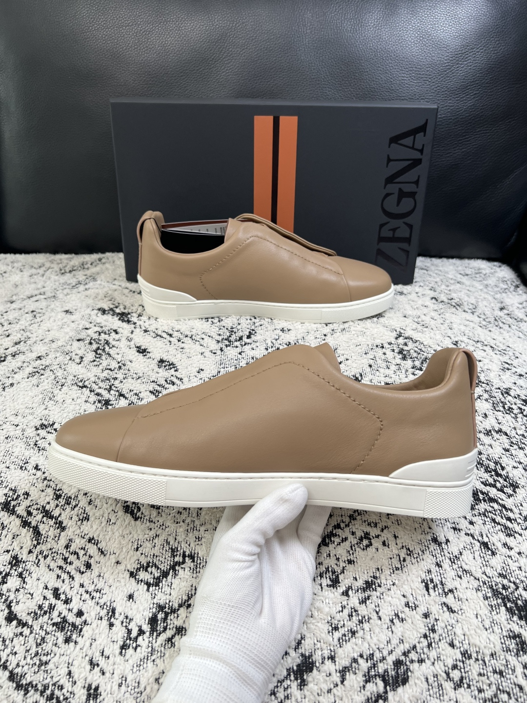 Zegna  高品质  顶级工艺品  杰尼亚  专柜新款原厂配置，意大利进口牛皮面料，进口牛里垫，透气舒适，鞋底：原厂特
