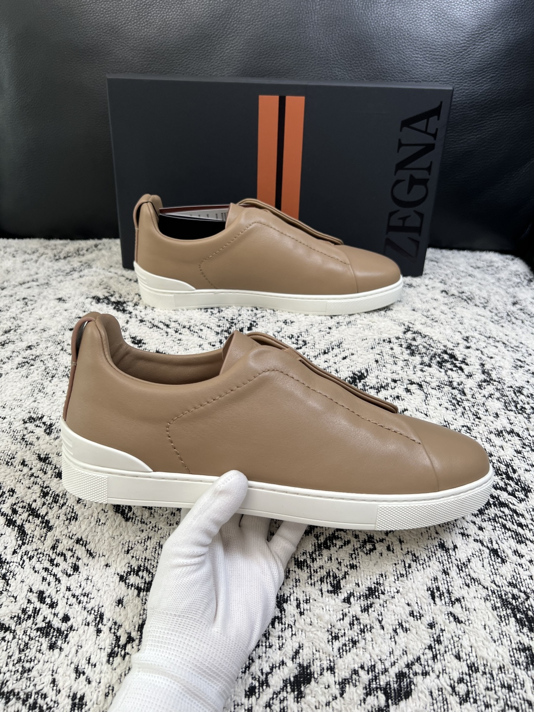 Zegna  高品质  顶级工艺品  杰尼亚  专柜新款原厂配置，意大利进口牛皮面料，进口牛里垫，透气舒适，鞋底：原厂特