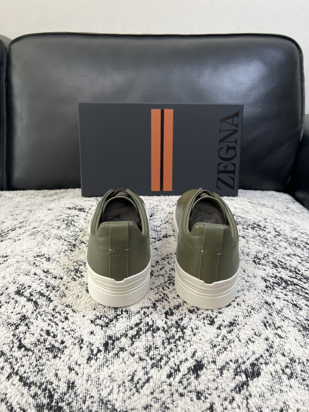 Zegna  高品质  顶级工艺品  杰尼亚  专柜新款原厂配置，意大利进口牛皮面料，进口牛里垫，透气舒适，鞋底：原厂特