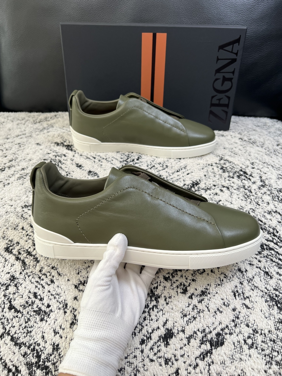 Zegna  高品质  顶级工艺品  杰尼亚  专柜新款原厂配置，意大利进口牛皮面料，进口牛里垫，透气舒适，鞋底：原厂特