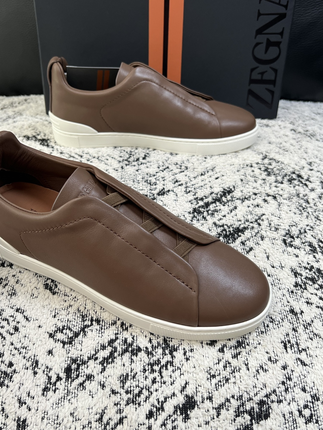 Zegna  高品质  顶级工艺品  杰尼亚  专柜新款原厂配置，意大利进口牛皮面料，进口牛里垫，透气舒适，鞋底：原厂特