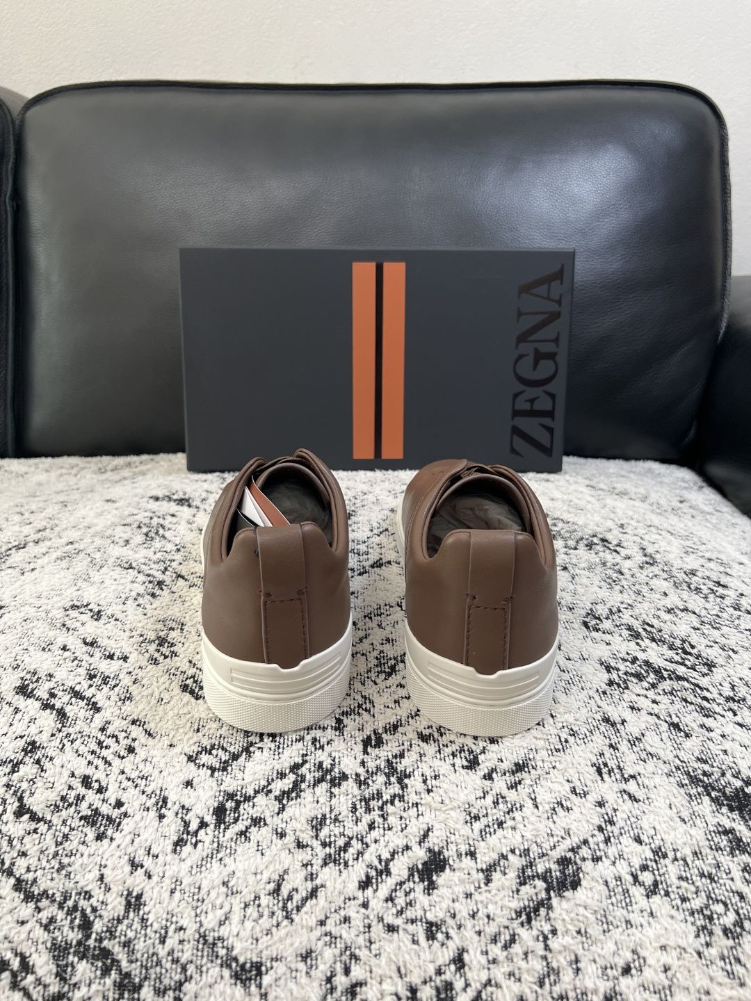 Zegna  高品质  顶级工艺品  杰尼亚  专柜新款原厂配置，意大利进口牛皮面料，进口牛里垫，透气舒适，鞋底：原厂特