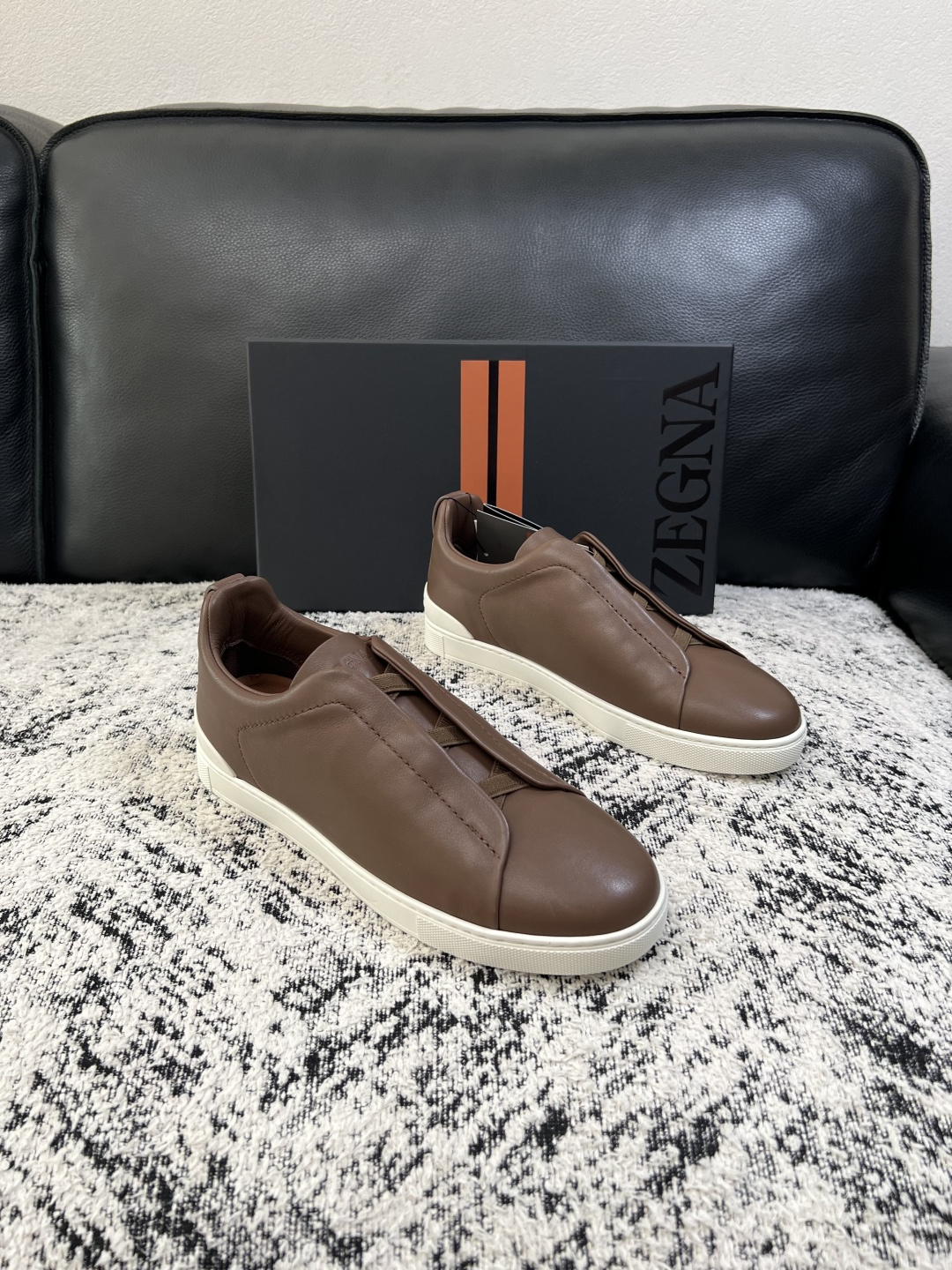 Zegna  高品质  顶级工艺品  杰尼亚  专柜新款原厂配置，意大利进口牛皮面料，进口牛里垫，透气舒适，鞋底：原厂特