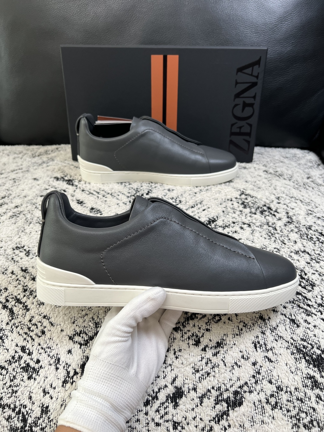 Zegna  高品质  顶级工艺品  杰尼亚  专柜新款原厂配置，意大利进口牛皮面料，进口牛里垫，透气舒适，鞋底：原厂特