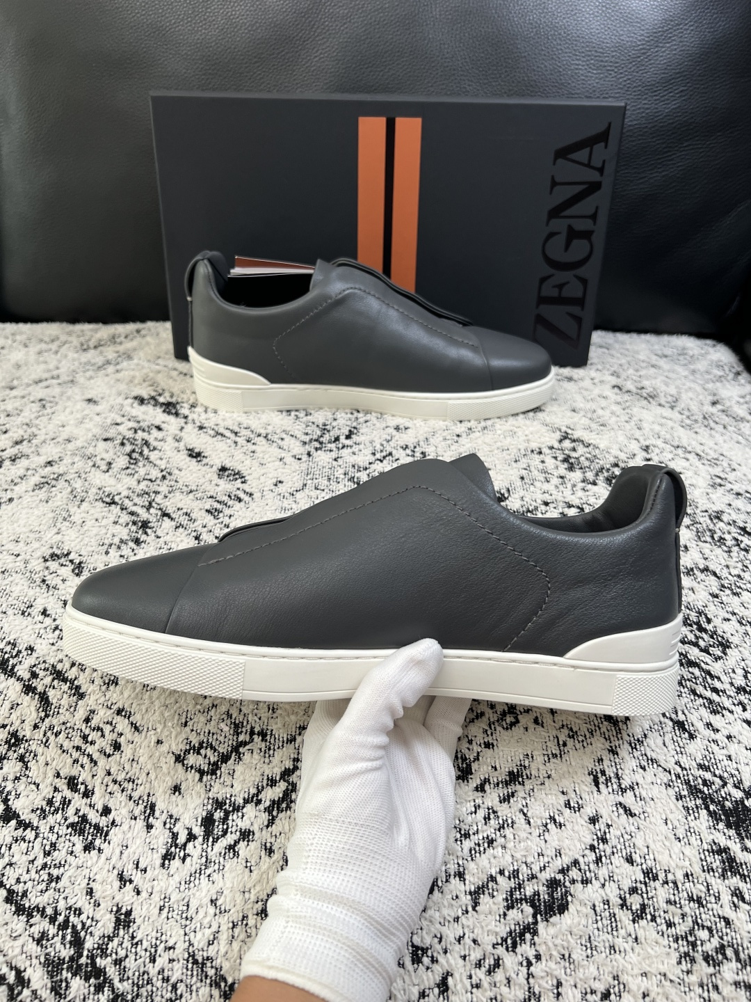 Zegna  高品质  顶级工艺品  杰尼亚  专柜新款原厂配置，意大利进口牛皮面料，进口牛里垫，透气舒适，鞋底：原厂特