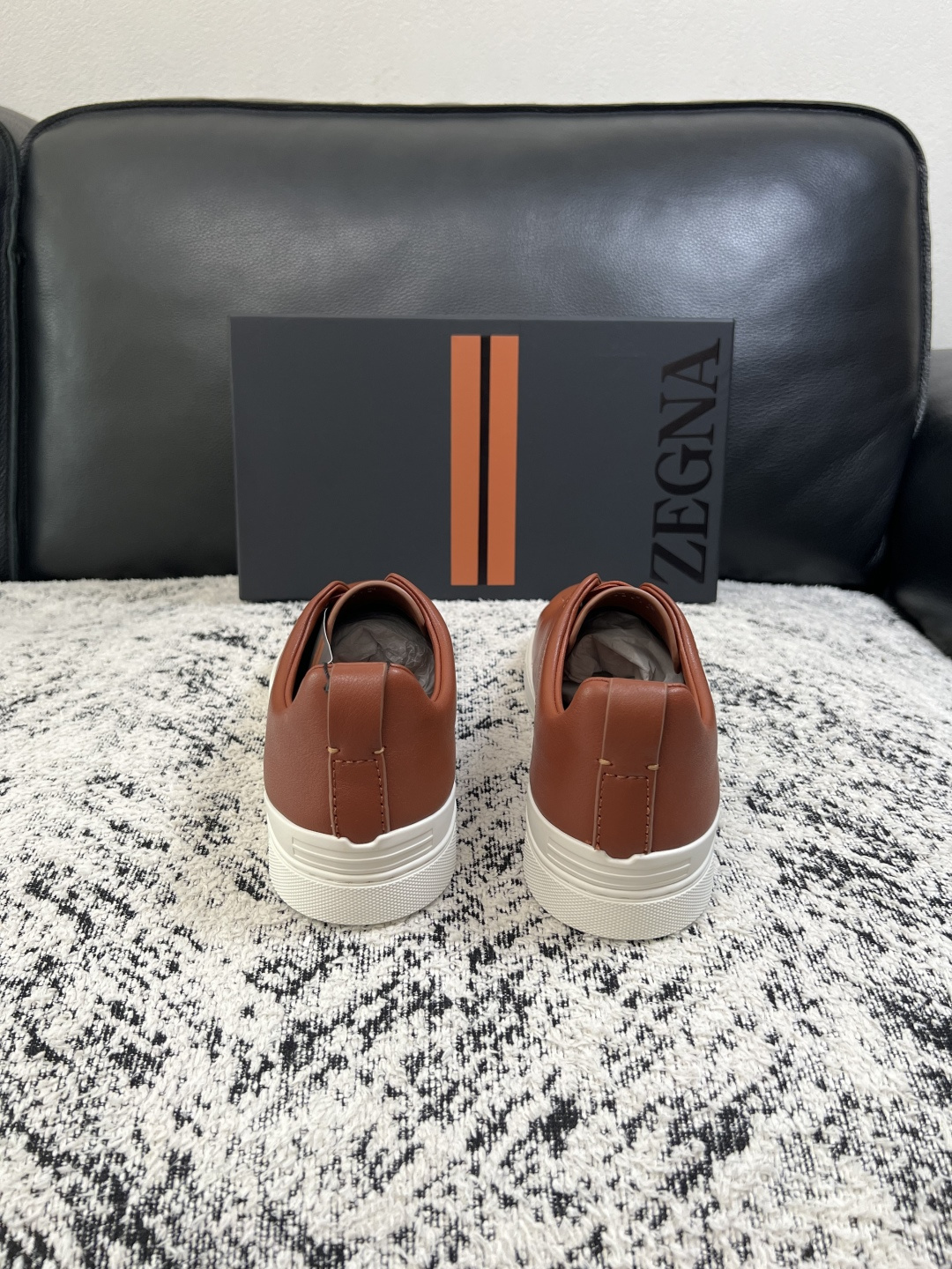 Zegna  高品质  顶级工艺品  杰尼亚  专柜新款原厂配置，意大利进口牛皮面料，进口牛里垫，透气舒适，鞋底：原厂特