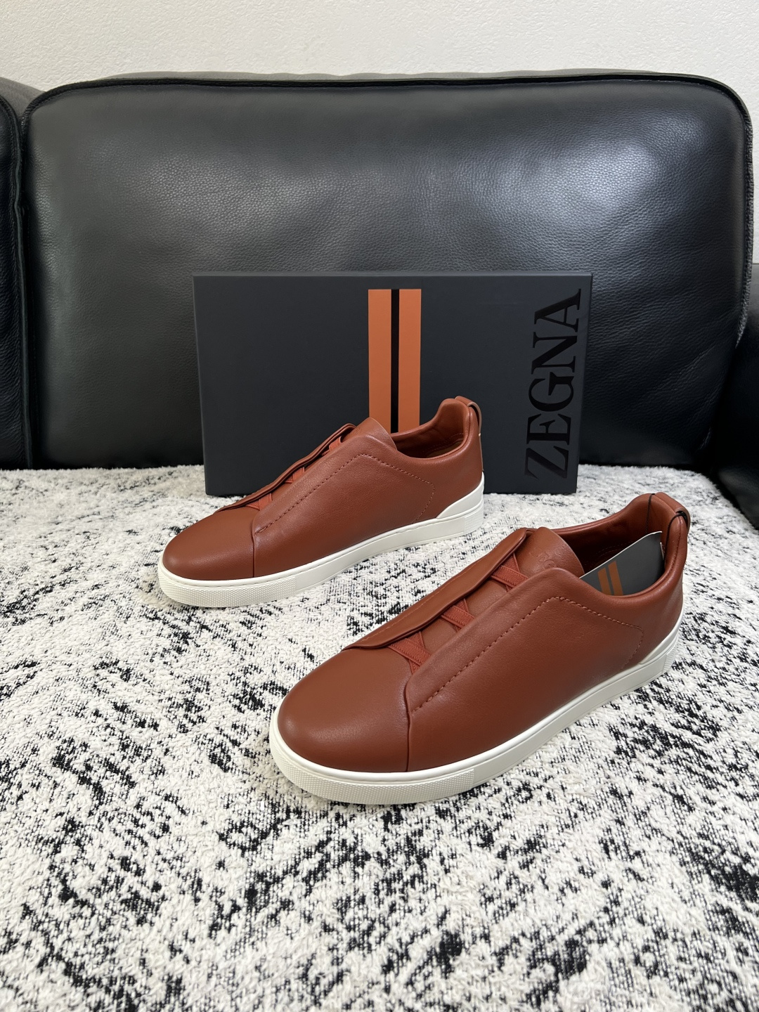 Zegna  高品质  顶级工艺品  杰尼亚  专柜新款原厂配置，意大利进口牛皮面料，进口牛里垫，透气舒适，鞋底：原厂特
