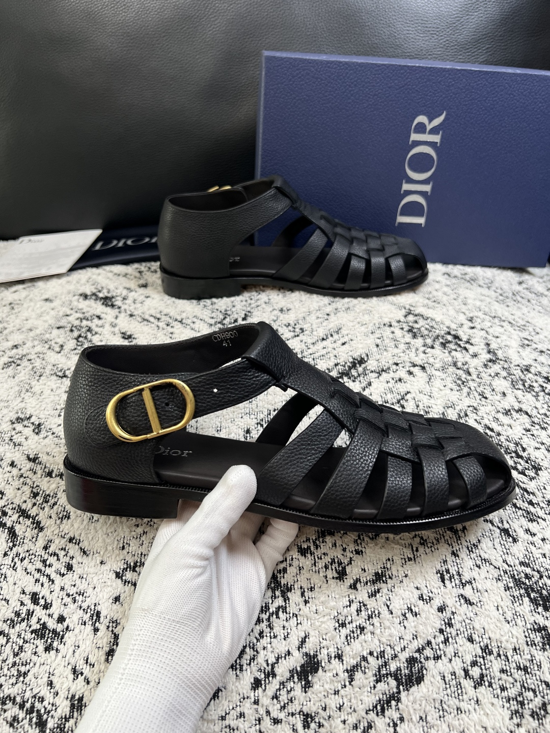 Dior  高品质  顶级工艺品  迪奥  皮鞋系列专柜同步原厂配置，意大利进口牛皮，全进口水染牛皮里垫，鞋底：原厂特供
