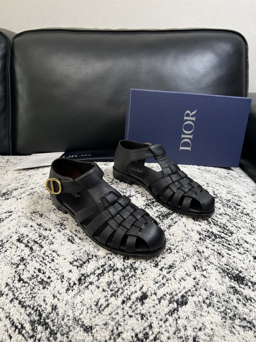 Dior 高品质 顶级工艺品 迪奥 皮鞋系列专柜同步原厂配置,意大利进口牛皮,全进口水染牛皮里垫,鞋底:原厂特供 Dior 高品质 顶级工艺品 迪奥 皮鞋系列专柜同步原厂配置,意大利进口牛皮,全进口水染牛皮里垫,鞋底:原厂特供