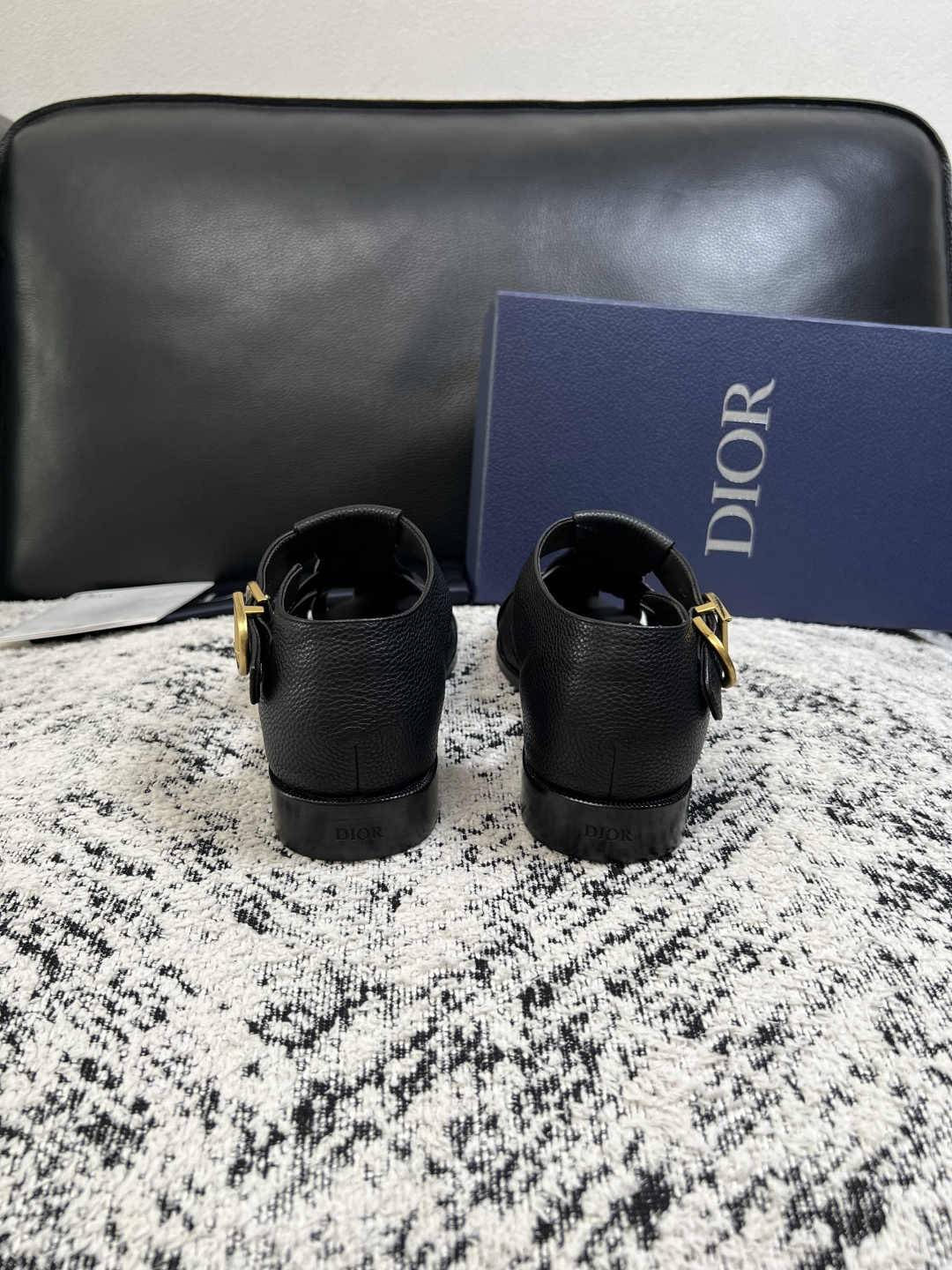 Dior  高品质  顶级工艺品  迪奥  皮鞋系列专柜同步原厂配置，意大利进口牛皮，全进口水染牛皮里垫，鞋底：原厂特供