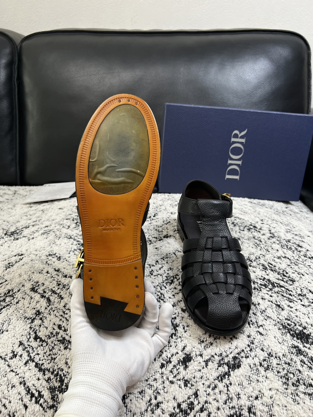 Dior  高品质  顶级工艺品  迪奥  皮鞋系列专柜同步原厂配置，意大利进口牛皮，全进口水染牛皮里垫，鞋底：原厂特供