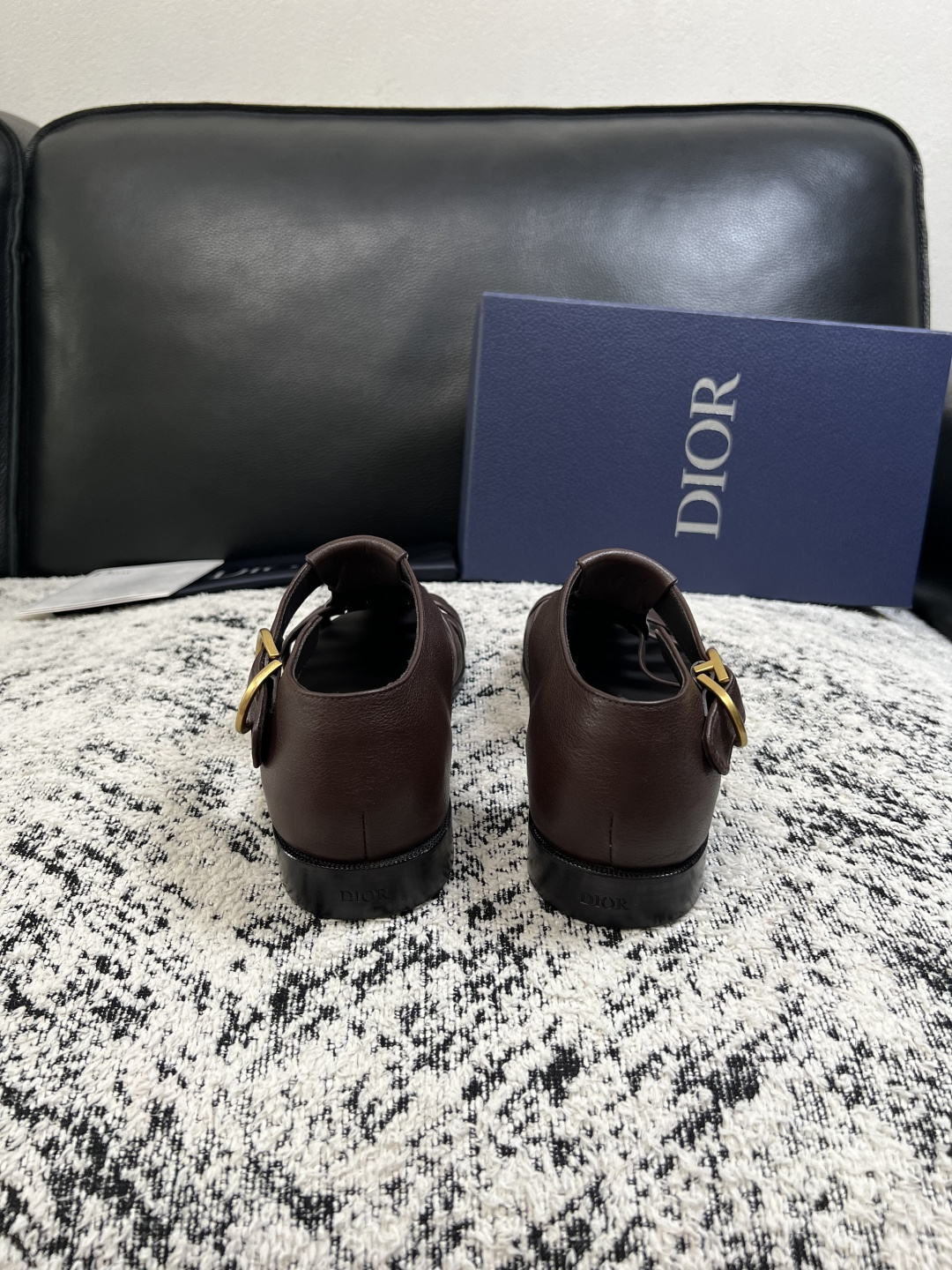 Dior  高品质  顶级工艺品  迪奥  皮鞋系列专柜同步原厂配置，意大利进口牛皮，全进口水染牛皮里垫，鞋底：原厂特供