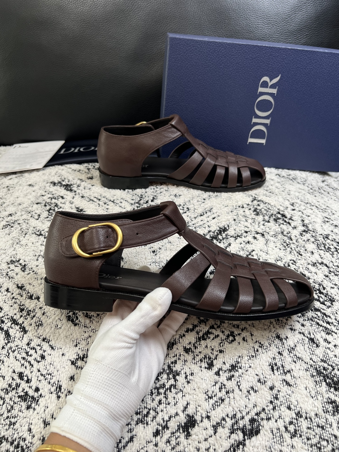 Dior  高品质  顶级工艺品  迪奥  皮鞋系列专柜同步原厂配置，意大利进口牛皮，全进口水染牛皮里垫，鞋底：原厂特供